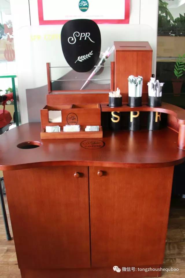 喝着咖啡、玩着手机候诊的潞河医院,您还认识嘛?