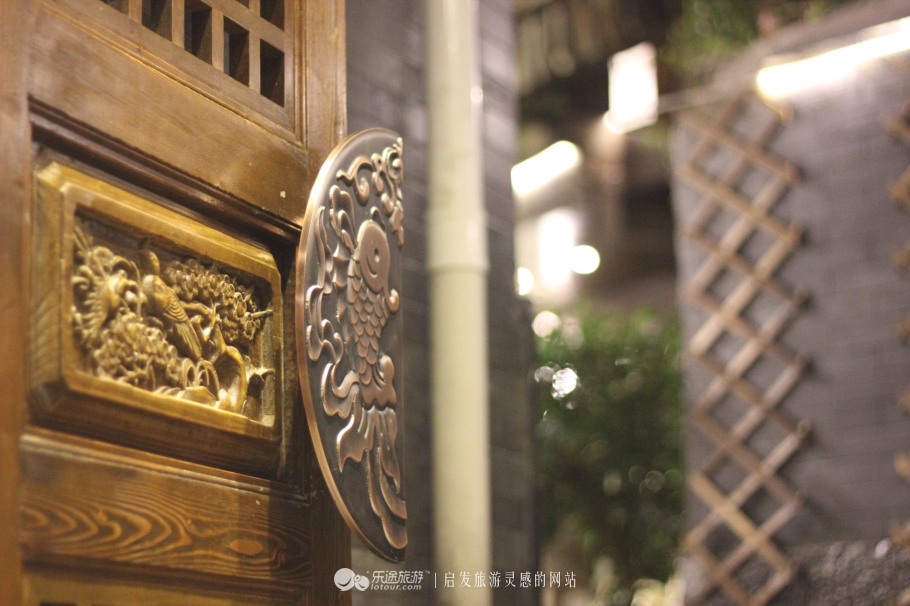 丽江古城的美丽夜景,丽江古城真的是个很美丽的地方