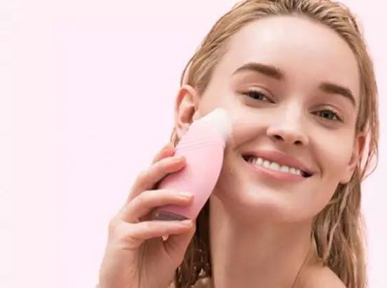 foreo洁面仪哪个更实用,最新foreo触感洁面仪使用说明