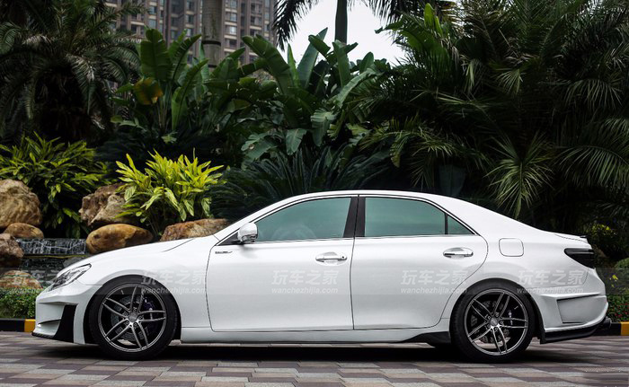 10款锐志改装14款尾灯,零六年的丰田锐志改装