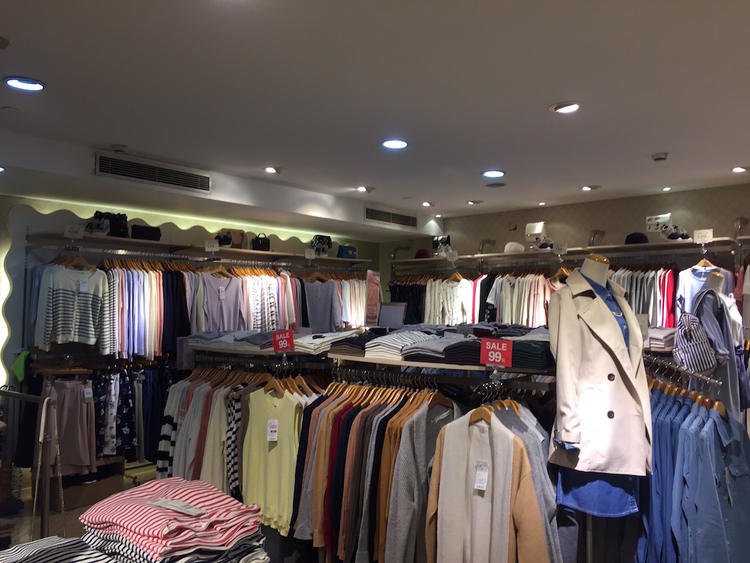 百货公司的日系女装正在撤退，然而你可能早就把它们忘了