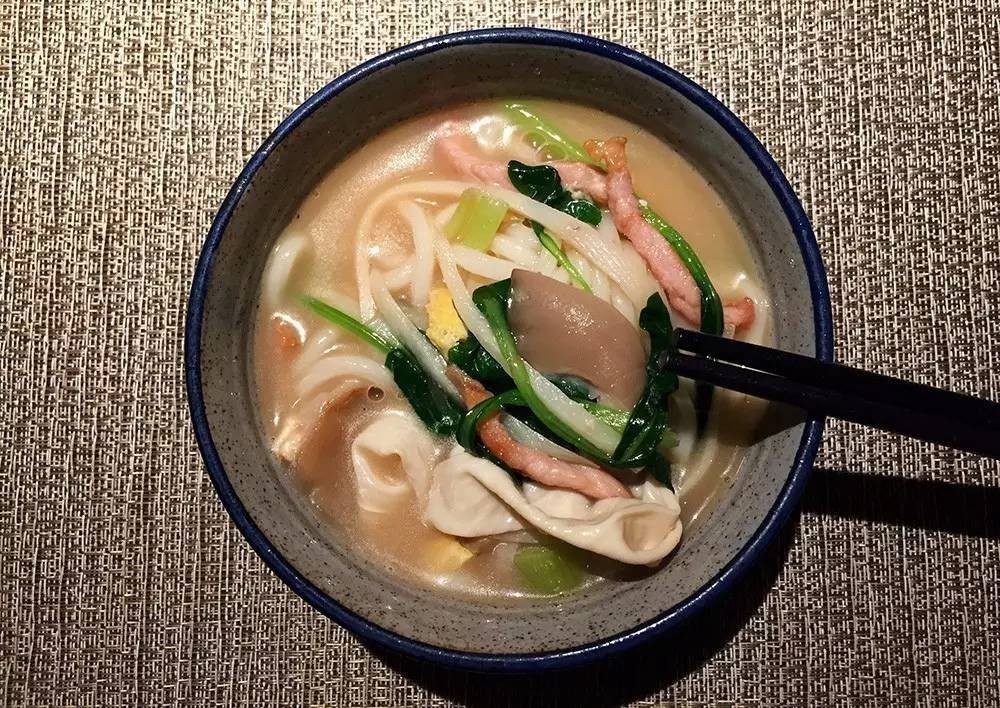 2号线地铁好吃的东西,顺着地铁2号线有哪些好玩的地方