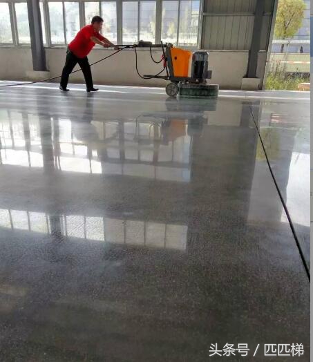 混凝土地面起砂原因及修复办法,混凝土表面起灰的原因及解决方法