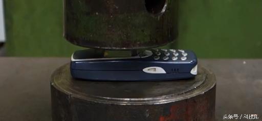 诺基亚3310经典吗,经典回归诺基亚3310上手实拍