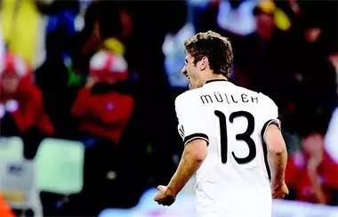 足球如何打好边路,足球边路如何快速突破