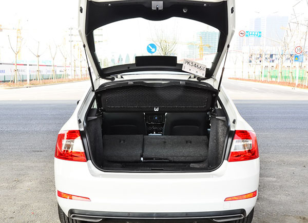 你知道如何选购适合的汽车机油吗,你知道怎么选吗