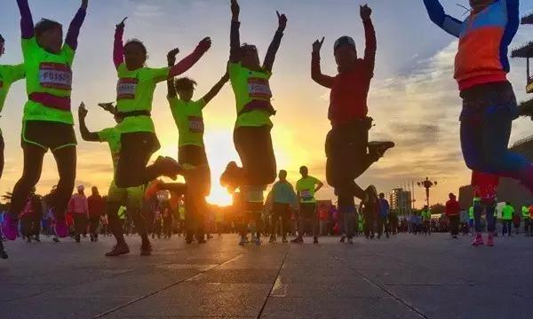 光猪跑的视频,光猪跑北京