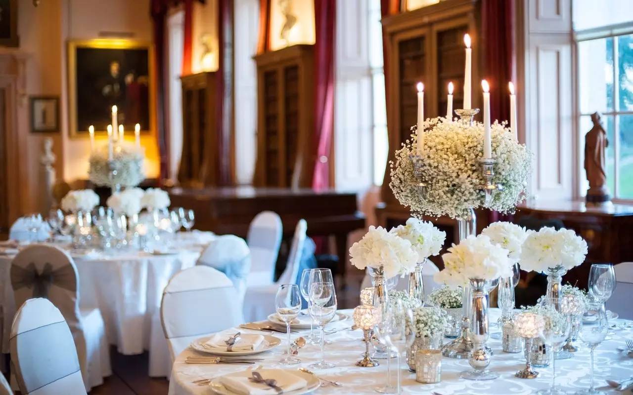 餐桌上餐巾的正确摆法,餐桌礼仪碗筷的使用