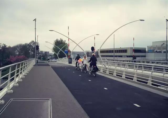 荷兰纪行—风车村与安妮之家（看看荷兰的“四宝”）