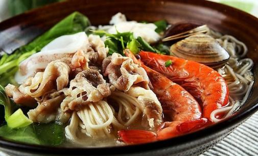 颠覆快餐行业的黑马：海鲜遇上面！