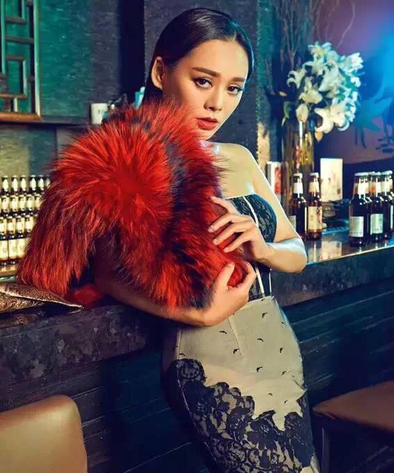 与姜文因爱生恨后怒嫁外国老公，她现在《大秦帝国》里大放异彩