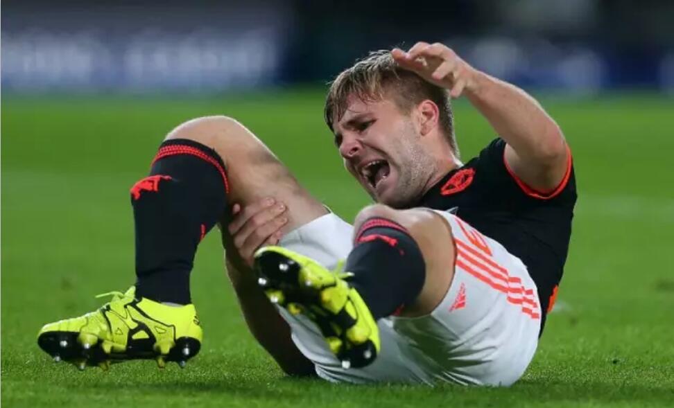 托雷斯撞晕是哪场比赛,托雷斯头部撞地当场休克两队队医