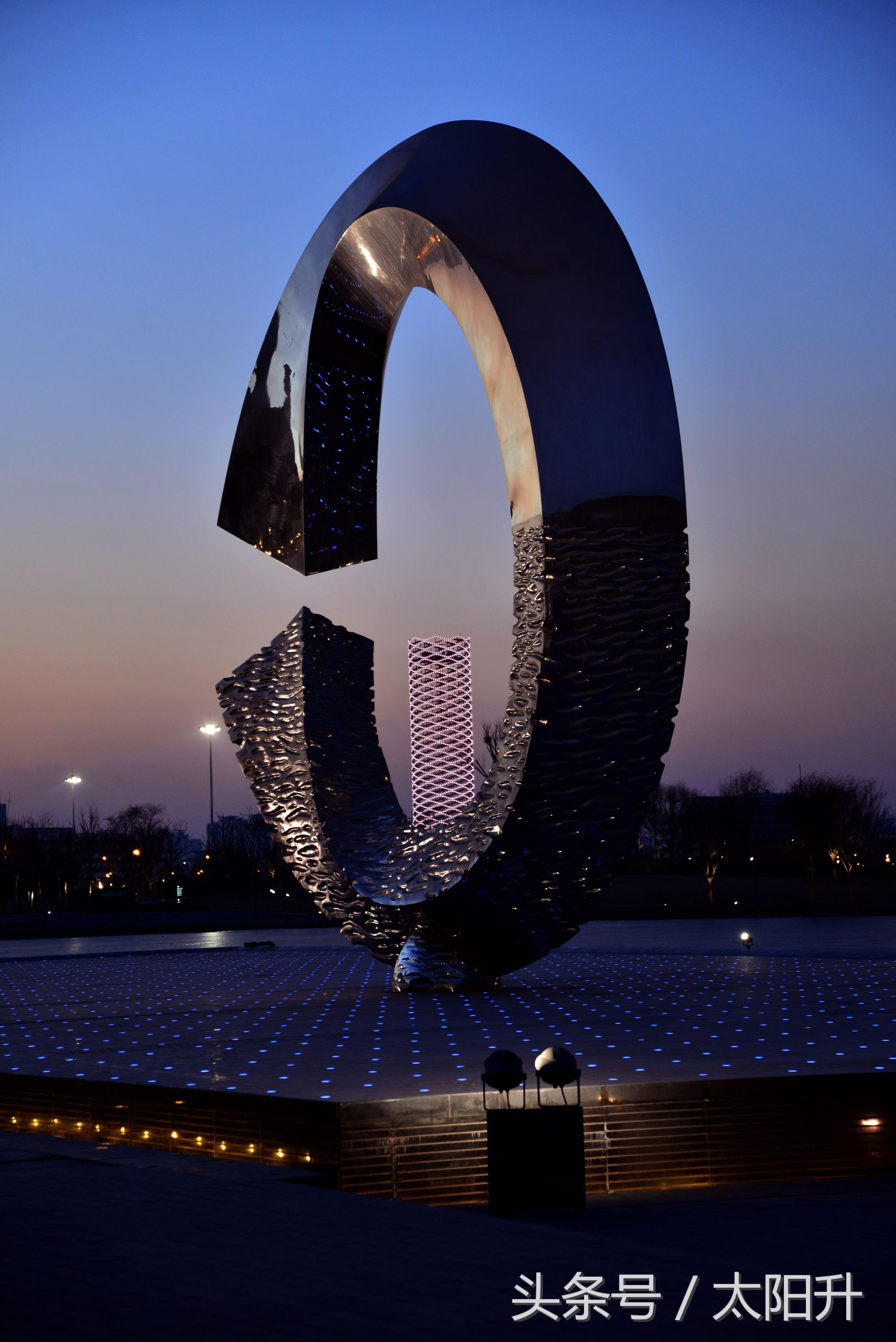 天津文化中心银河夜景,天津文化中心银河广场