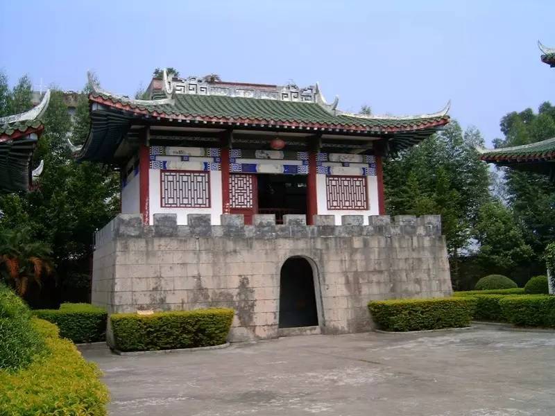 唐明皇杨玉环魂断马嵬坡,杨玉环马嵬坡自尽殷桃版