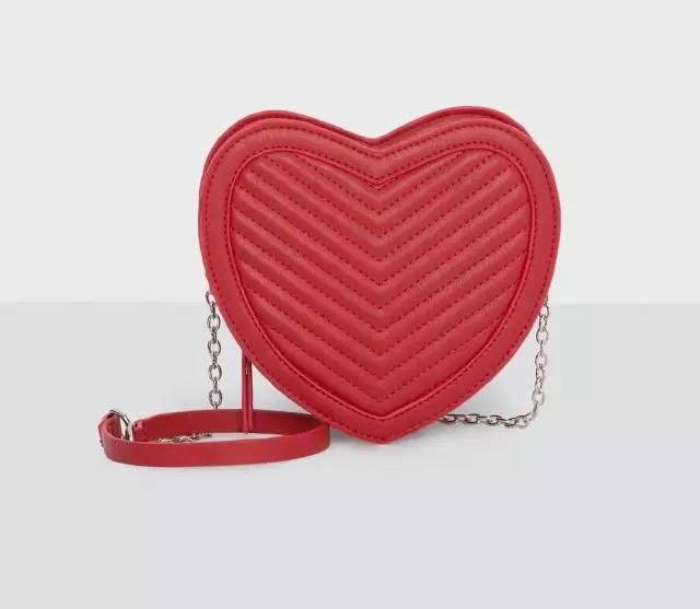 有没有比较时尚年轻化的品牌包包,时尚便宜包包