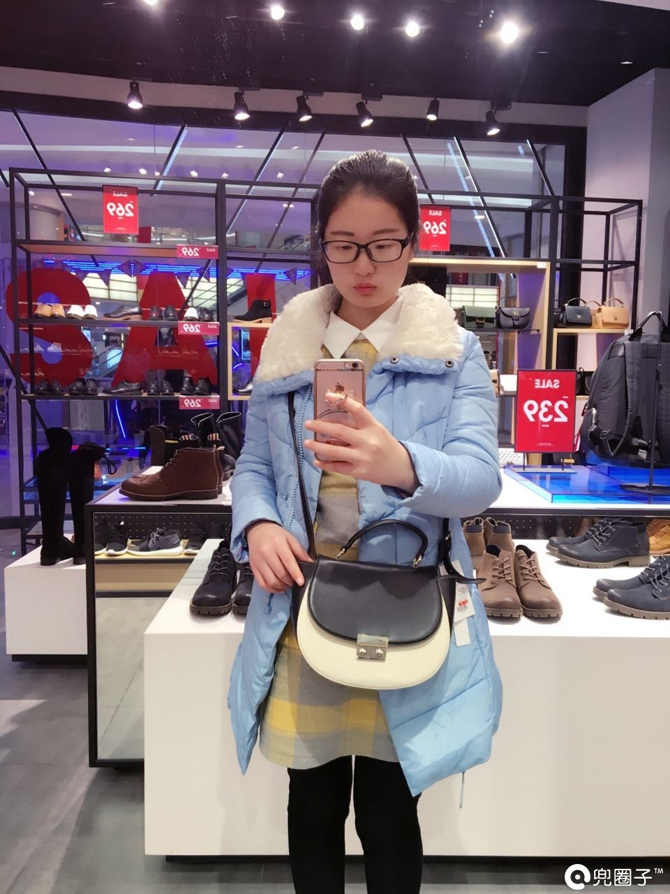 现在年轻人都流行背什么包,有哪些适合学生党背的包