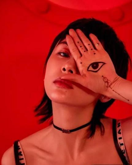 “翘尾发”火了,杨紫换了美10倍,宋佳王子文减龄全靠它!