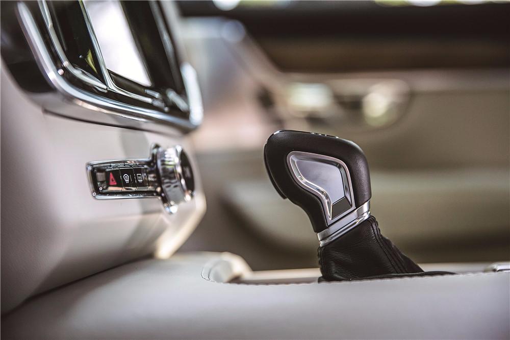 跃龙在渊——试驾VOLVOS90