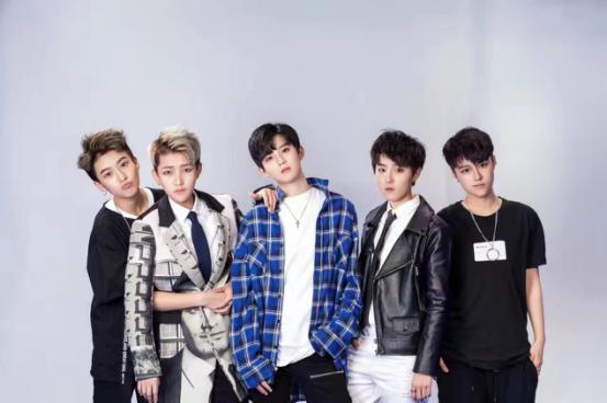 梦幻足球美少女组合,梦幻足球美少女