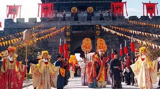 邓超李晨参加鹿晗演唱会全视频,鹿晗演唱会邓超李晨助阵跑男