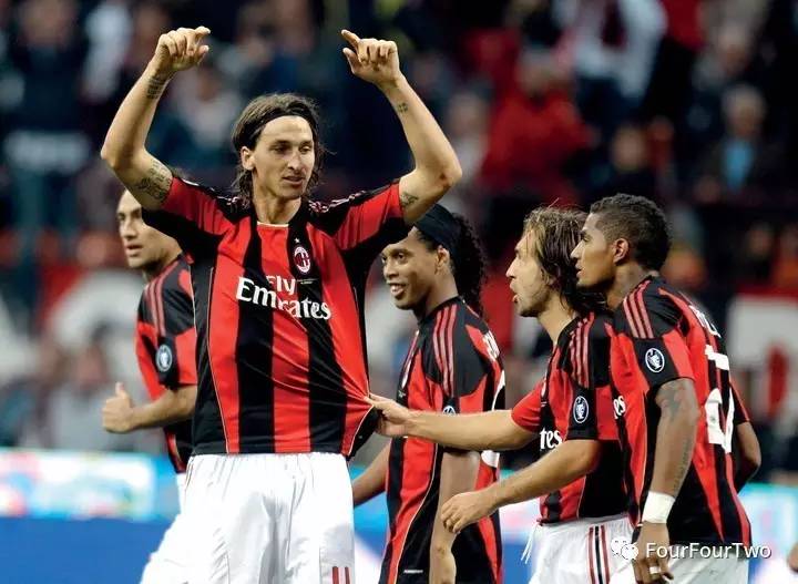 小罗足球场上感动万千球迷时刻,有多少人是因为小罗而爱上足球的