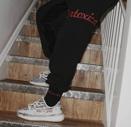 鞋贩一晚能赚多少钱,如何靠卖鞋年赚100w