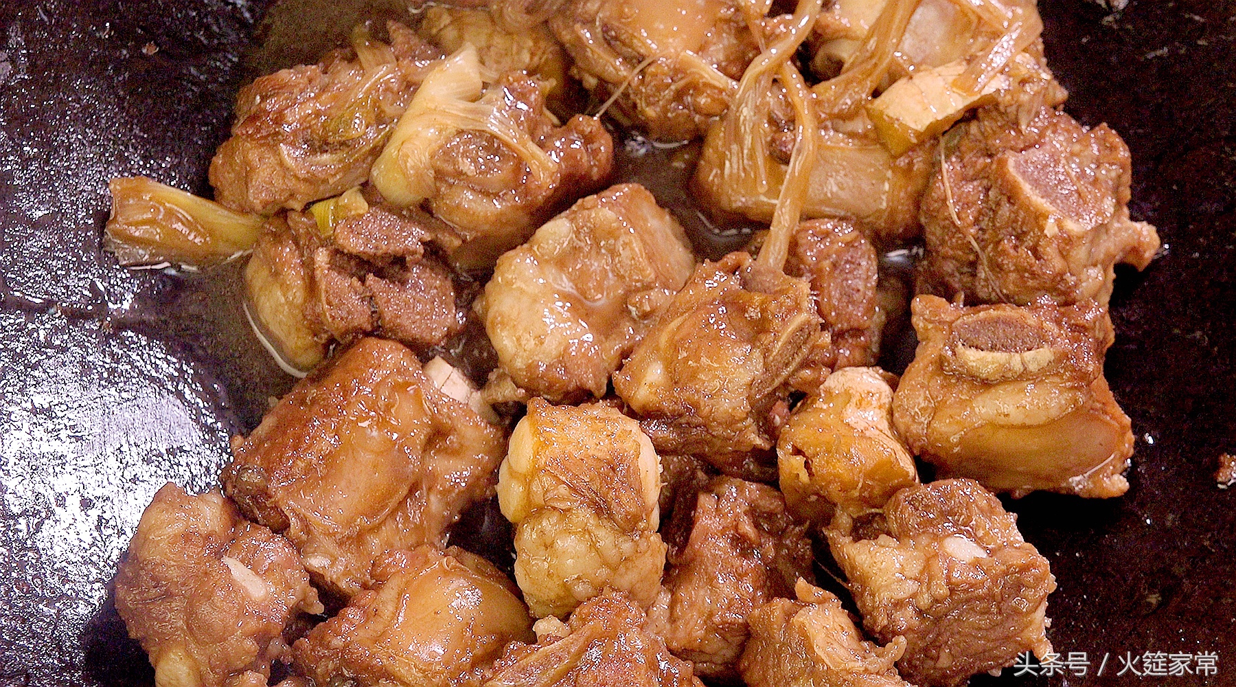 烧排骨烧糊的锅咋处理,糊锅排骨怎么做好吃