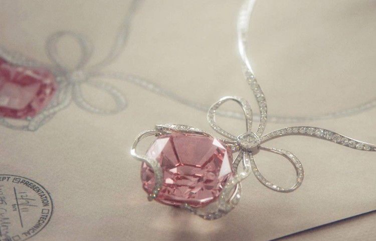 蒂芙尼摩根石视频,提到蒂芙尼你会想到什么