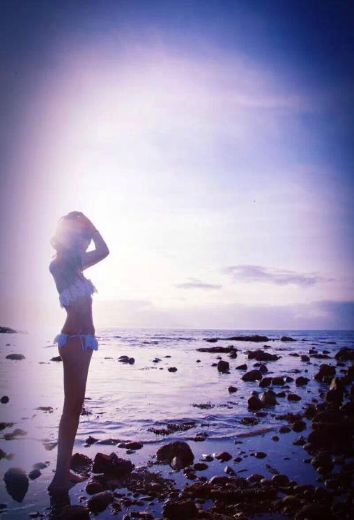 游久电竞浮梦专访DOTA2美女玩家夜夜：科学家也爱玩电竞