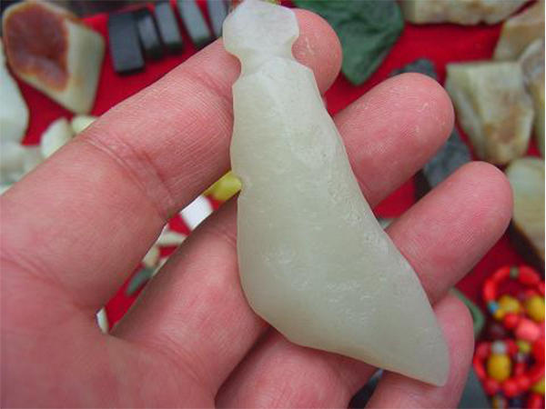 和田墨玉桃花石值钱吗,桃花石和田玉