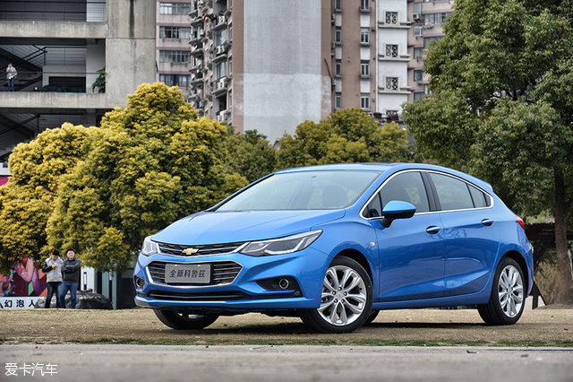 西安13年雪佛兰科鲁兹两厢,雪佛兰1.4t科鲁兹两厢二手车