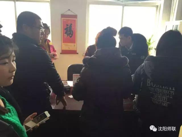 新生报名场面火爆,幼儿园报名火爆事件