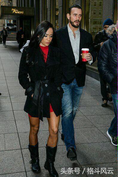 卢瑟夫和米兹拉娜,wwe拉娜跪地向卢瑟夫认错