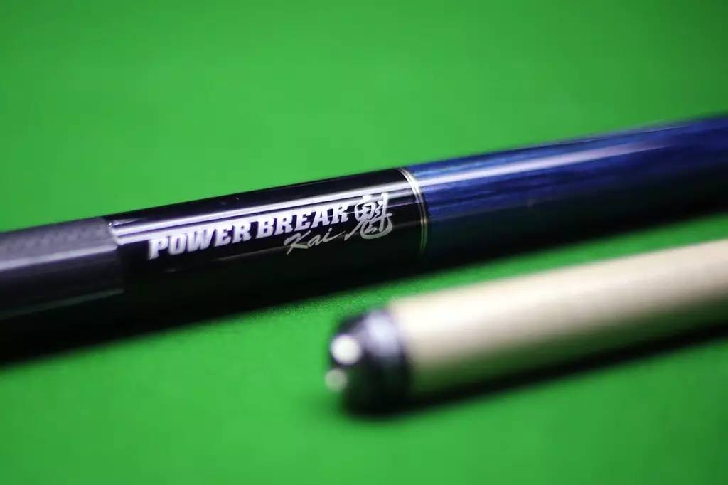 张堃鹏曾用过什么品牌的球杆,世界冠军张堃鹏表演