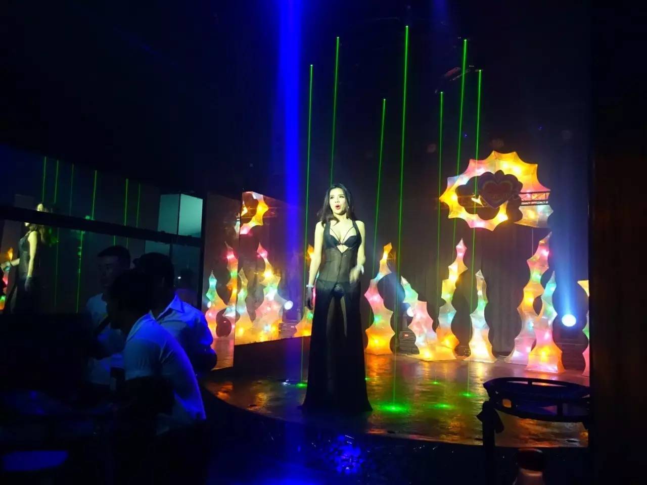 普吉岛高级酒吧,普吉岛的男士酒吧