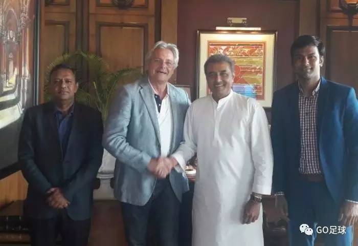 马拉多纳执教过中国足球吗,马拉多纳加盟阿森纳