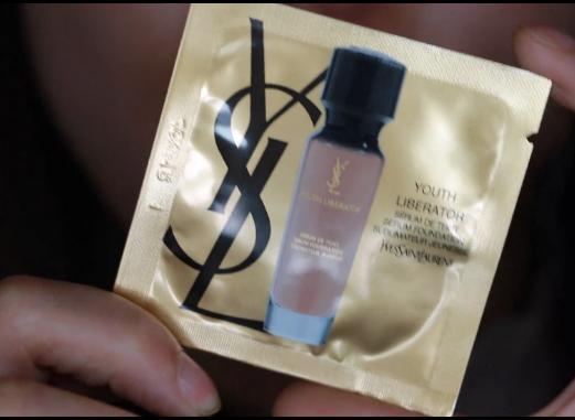 化妆分享粉底液,ysl粉底液羽毛测评