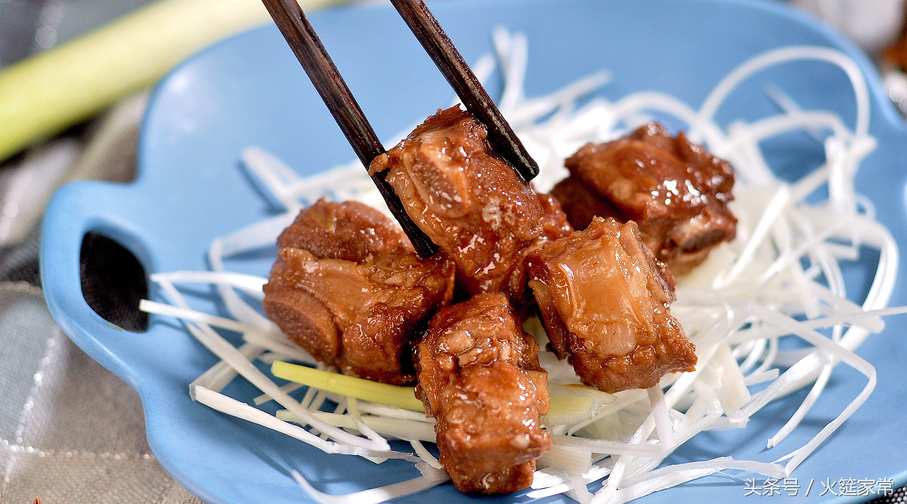 这样烧排骨,好吃的同时彻底解决糊锅的问题