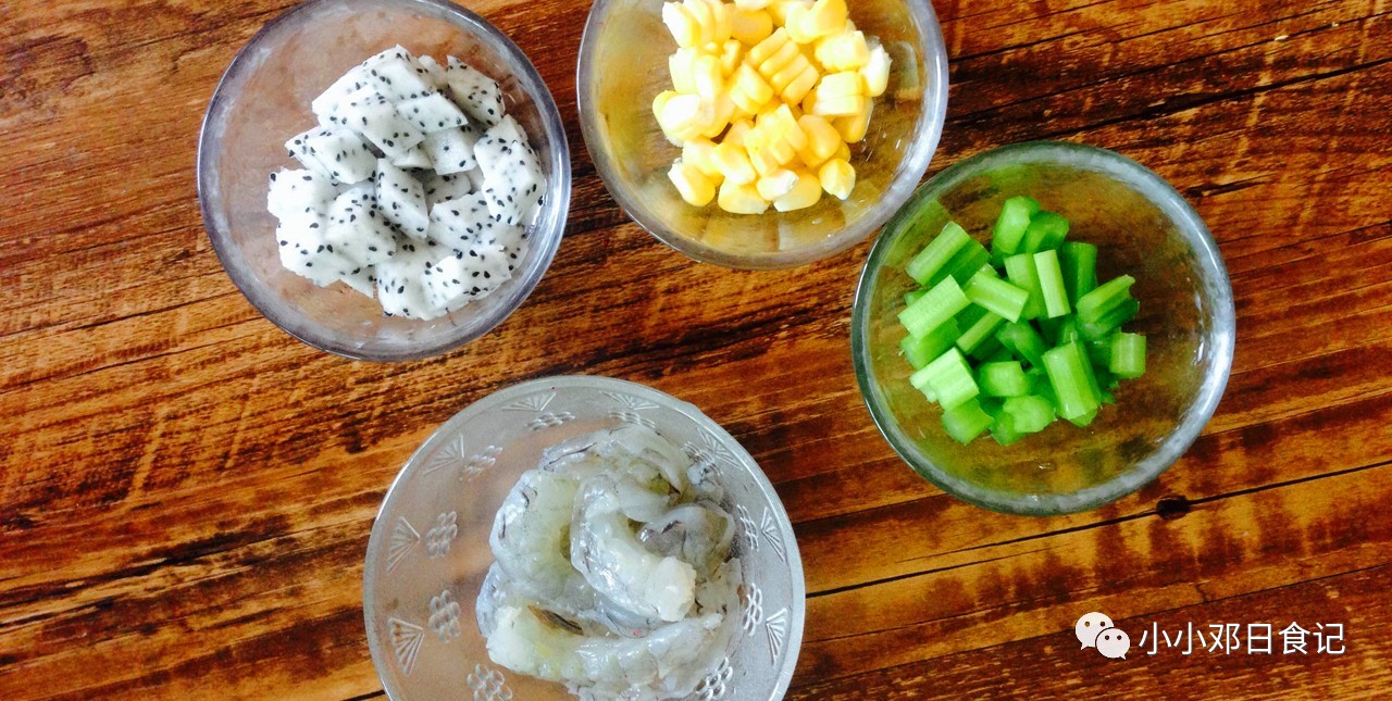 虾和水果一起吃喝牛奶能解毒吗,虾和水果同时吃砷中毒用什么解救