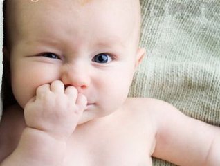 宝宝老打嗝怎么回事有影响吗,宝宝经常打嗝是怎么回事怎么办