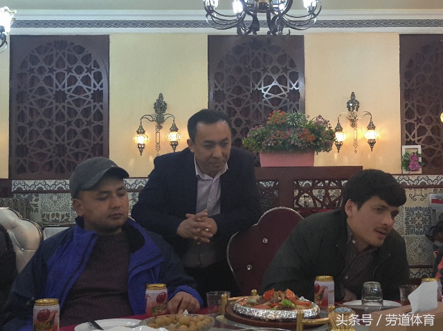 在浙江绍兴五分之一的*疆新**人，昨天集合到一起为天山雪豹加油