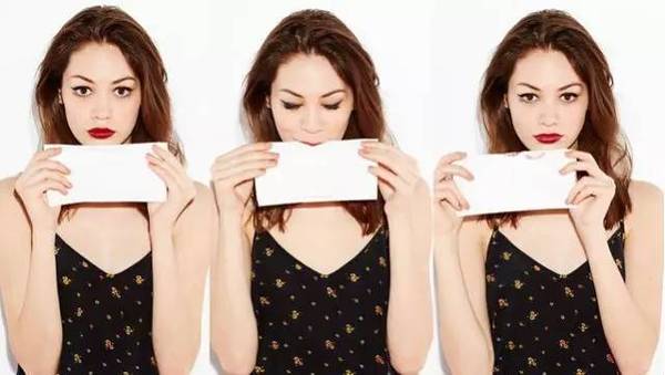 不卸妆的后果就是皮肤容易长痘,不卸妆的伤害