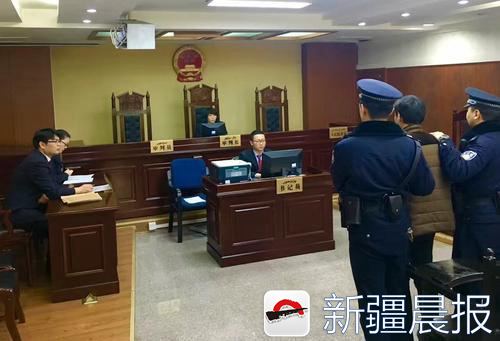 一个大叔买香奈儿香水30元一瓶,8块钱的香水