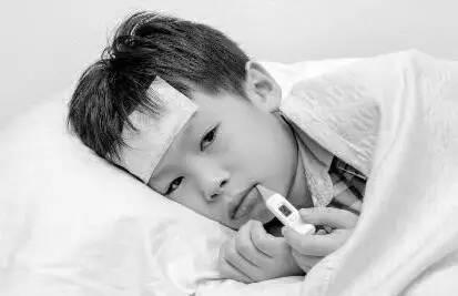 宝宝发烧咳嗽怎么办最有效的方法,1岁宝宝发烧咳嗽有痰小妙招