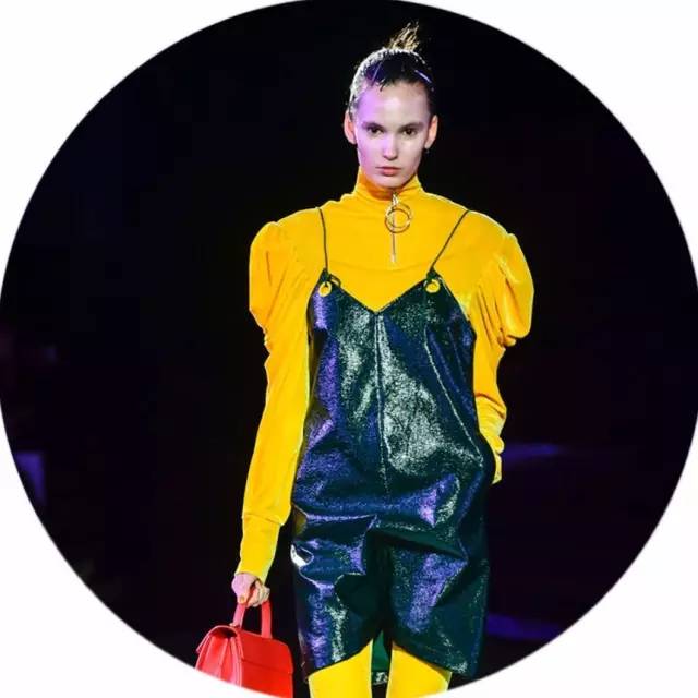 时装周怎么看秀新方式,怎么看懂时装秀