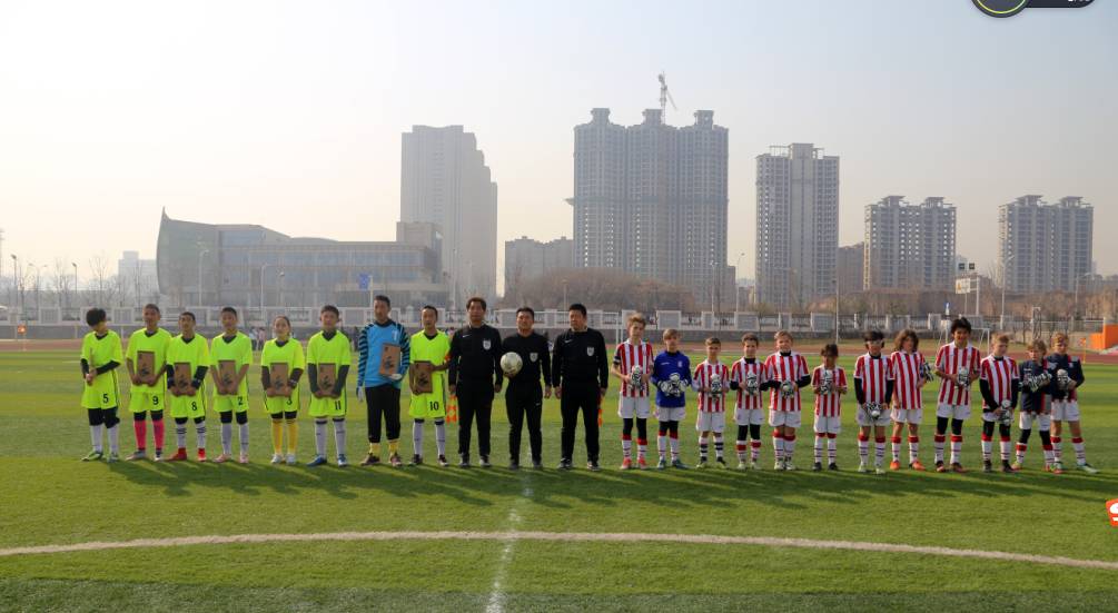 西安青少年足球联赛拉开帷幕,浐灞国际陆港首届中小学生足球联赛