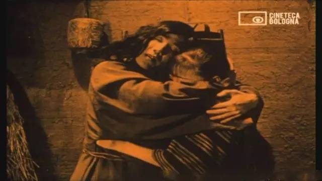 这部诗电影刷新了中国影史的艺术新高度,可惜至今仍流落他乡