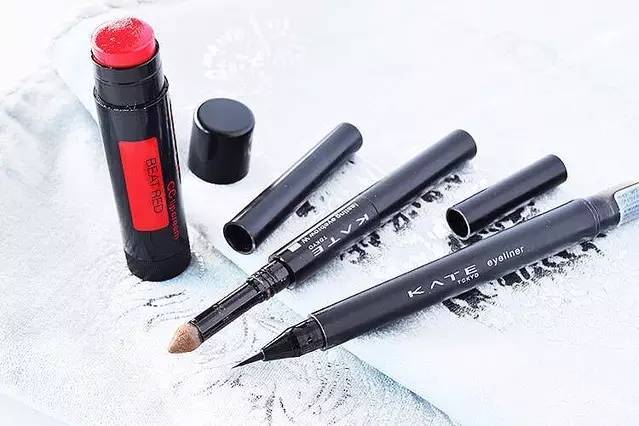 日本女孩人手一只的口红,日本女生kate粉底液