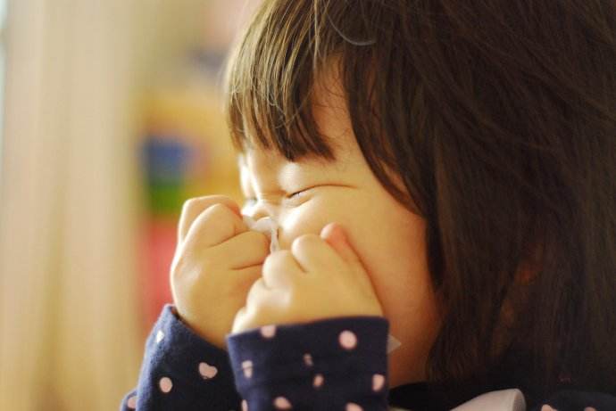 擤鼻涕擤到耳朵嗡嗡响耳朵还痒,为什么擤完鼻涕鼻子会吱吱响