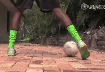 足球过人实用技巧牛尾巴,为什么没人学小罗的牛尾巴过人